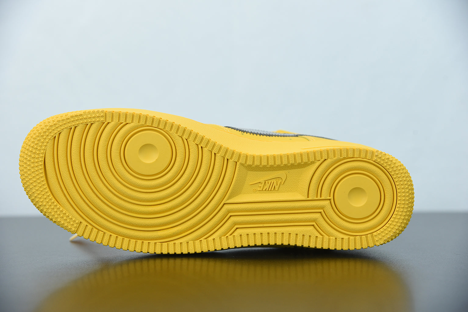 Off-White x Nike Air Force 1
'Lemonade'