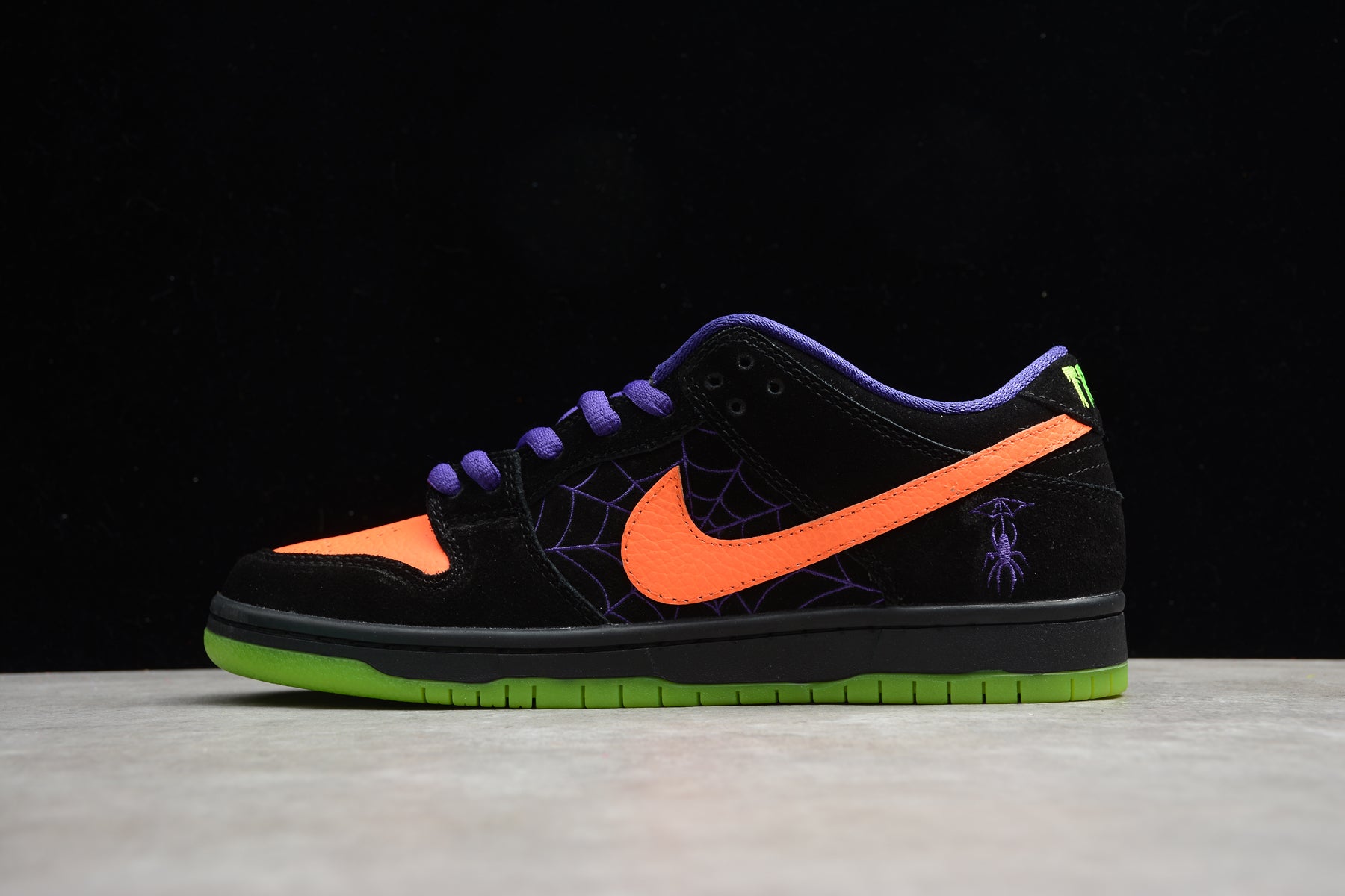 Nike SB Dunk Low Night of Mischief Halloween