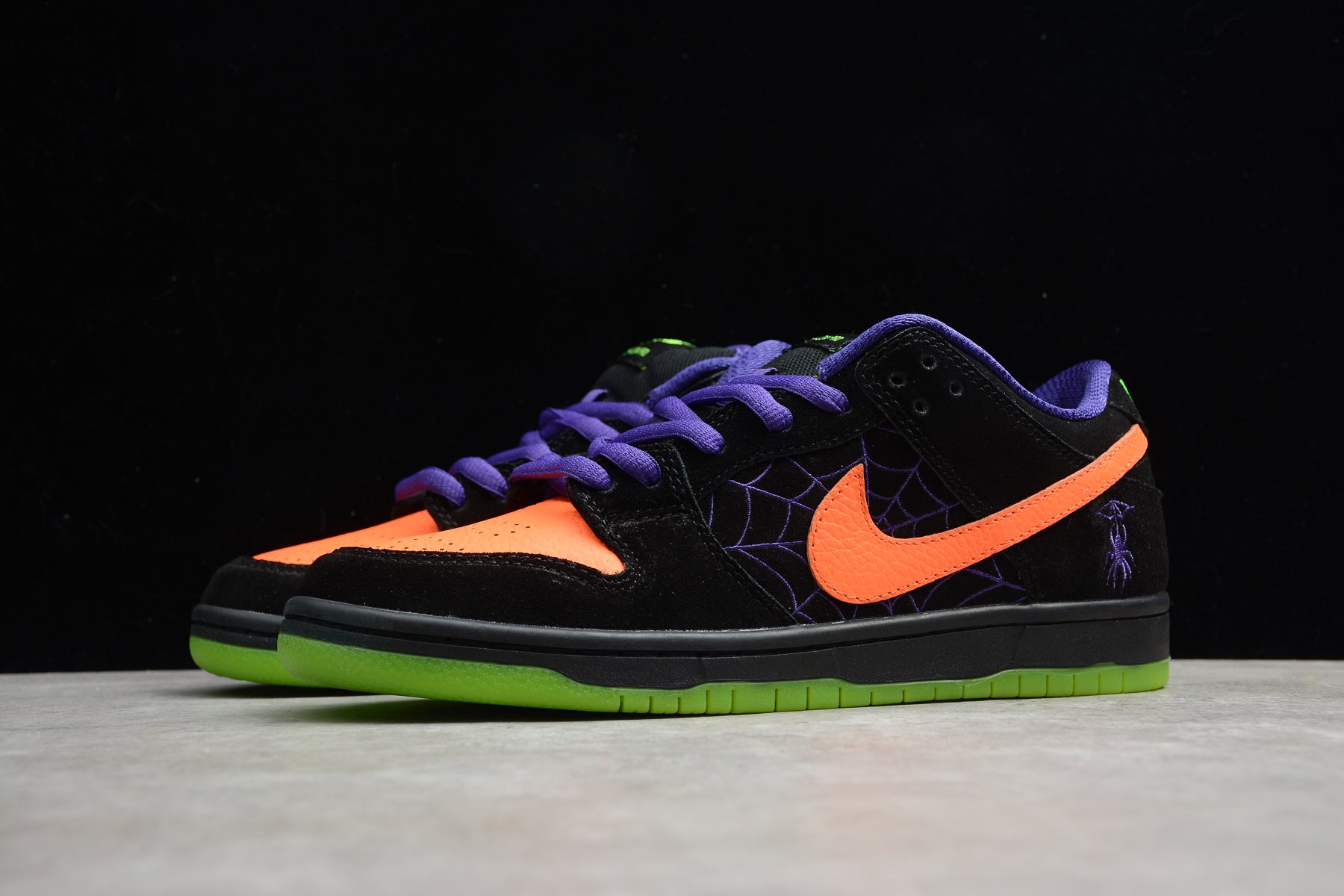 Nike SB Dunk Low Night of Mischief Halloween