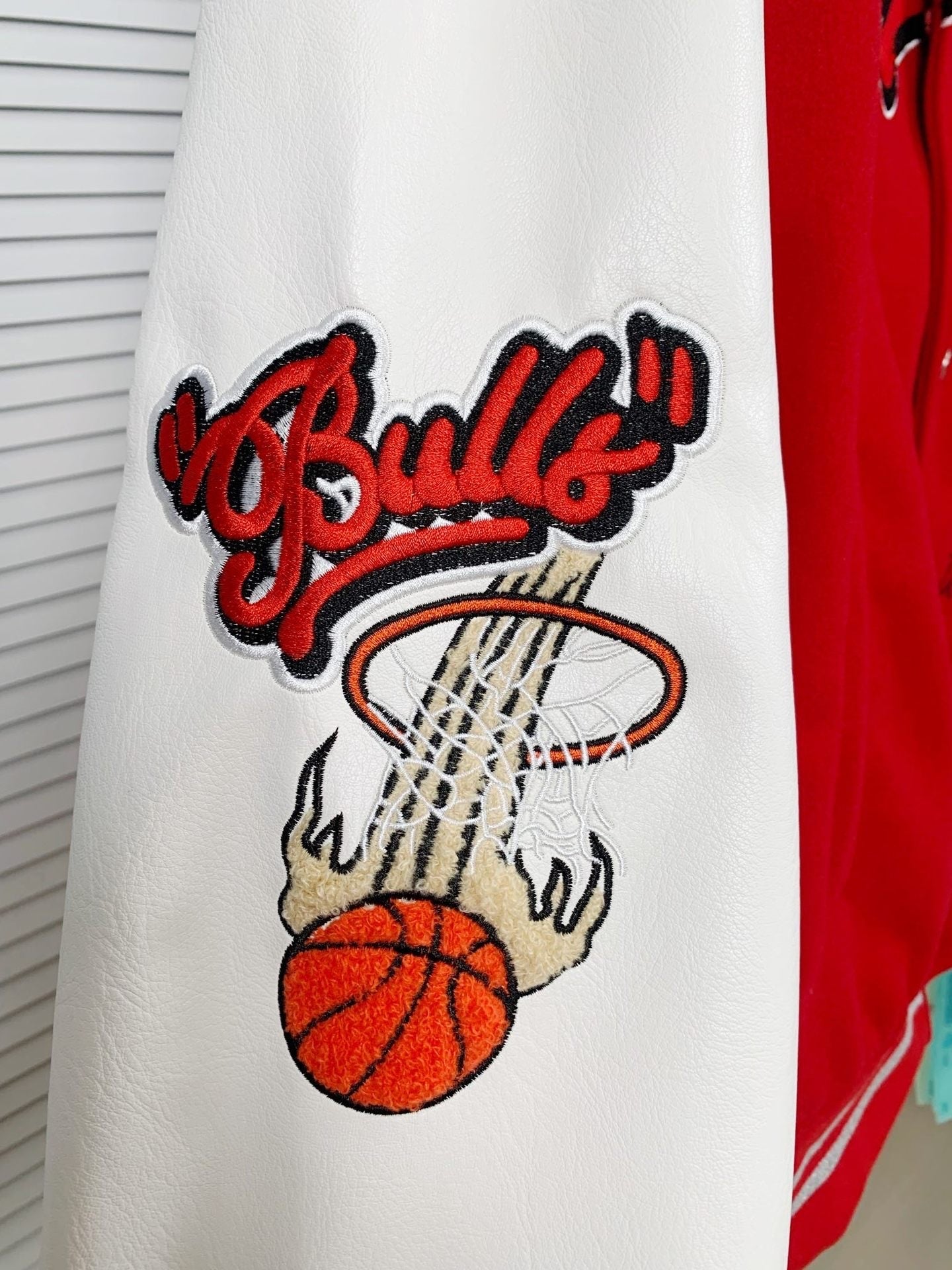 Jaqueta college Off-White™ c/o Chicago Bulls