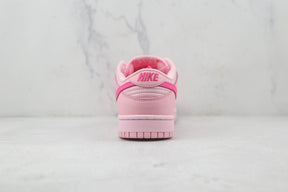 Nike Dunk Low Triple Pink