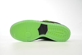 The Powerpuff Girls x Nike SB Dunk Low Buttercup