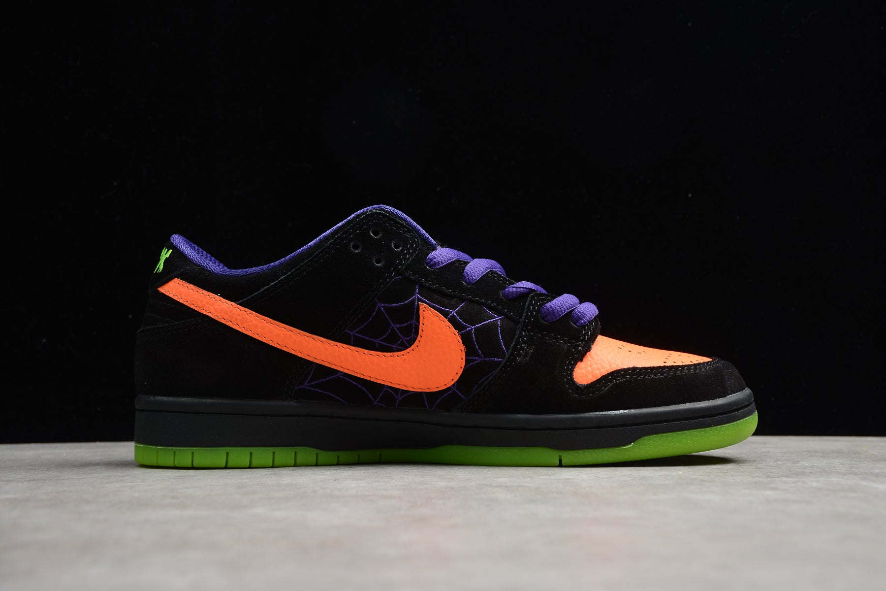 Nike SB Dunk Low Night of Mischief Halloween
